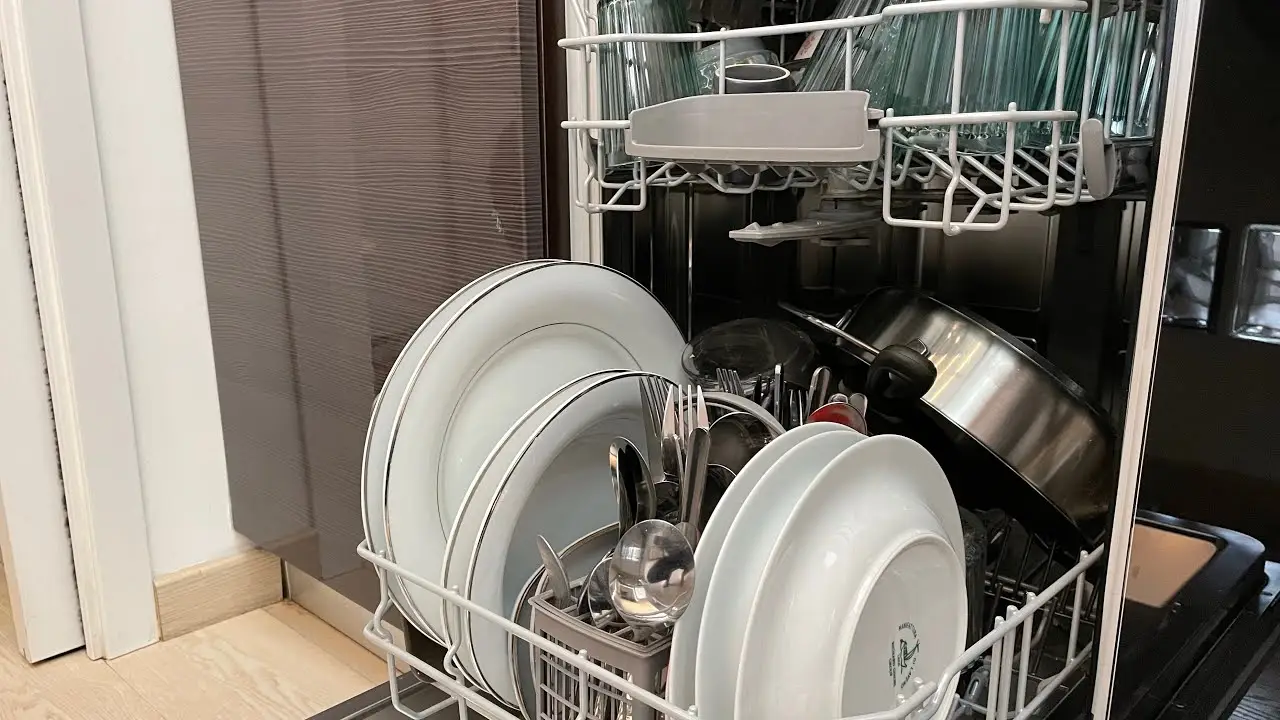 Il trucco per avere stoviglie perfette senza sforzo